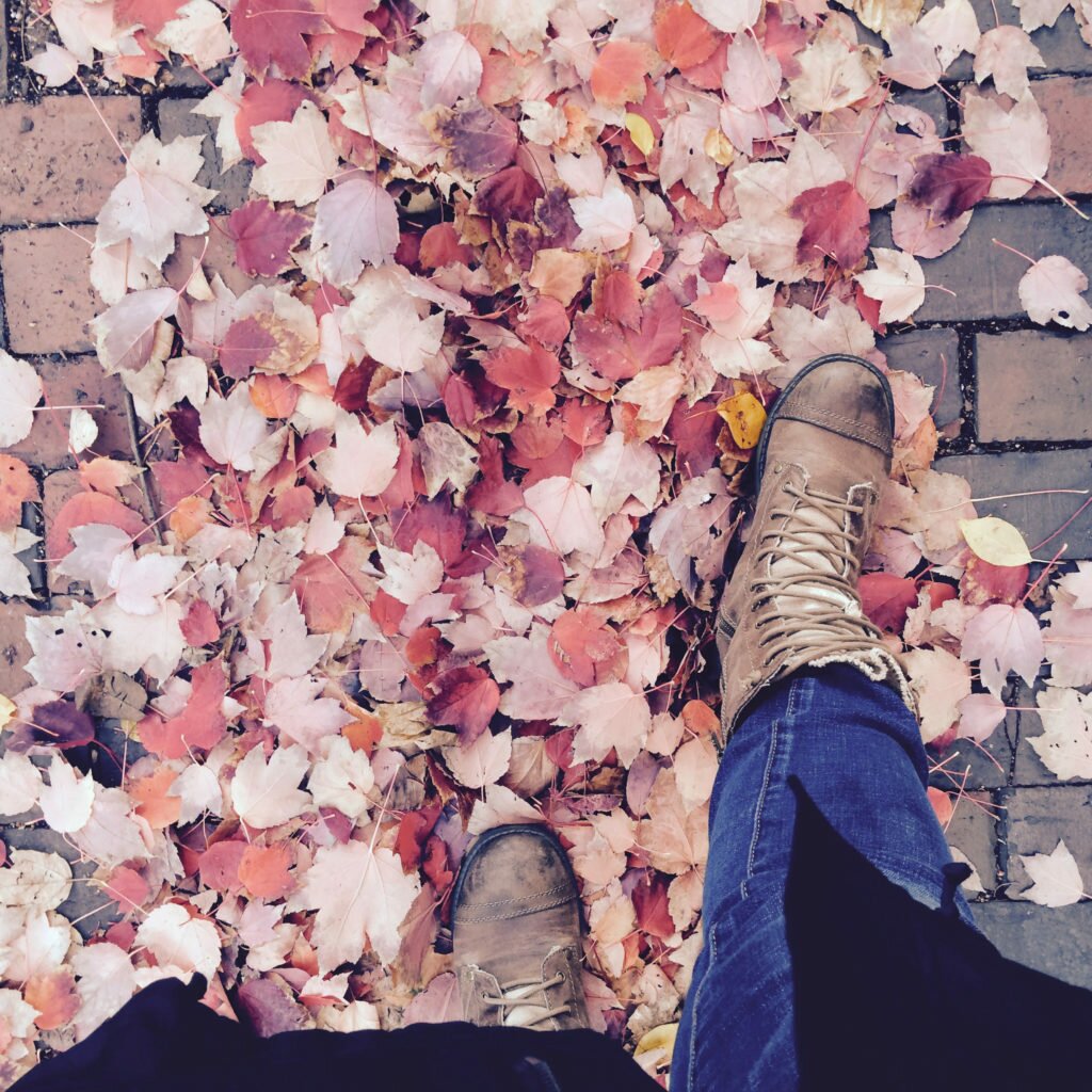 8 EASY WAYS TO CALM YOUR ANXIETY
