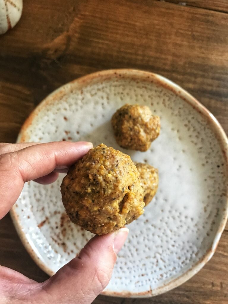 SUMMER TIME TREATS: MANGO COCONUT FAT BALLS