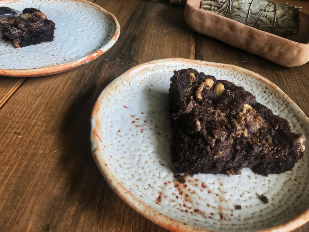 Brownie cake with chocolate chips and walnuts (gluten free)