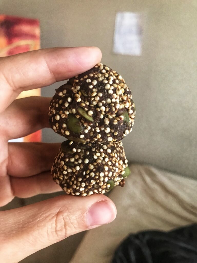 No Bake Quinoa Crunch Chocolate Energy Bites