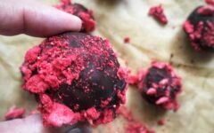 CBD Paleo Strawberry Chocolate Truffles (dairy free + refined sugar free)-1