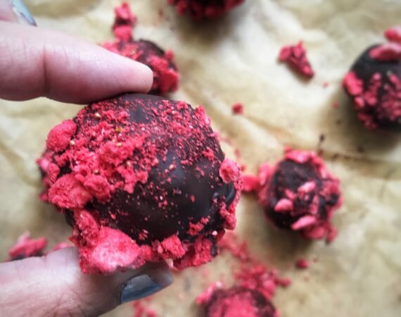 CBD Paleo Strawberry Chocolate Truffles (dairy free + refined sugar free)-1