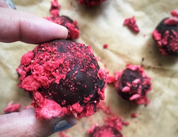 CBD Paleo Strawberry Chocolate Truffles (dairy free + refined sugar free)-1